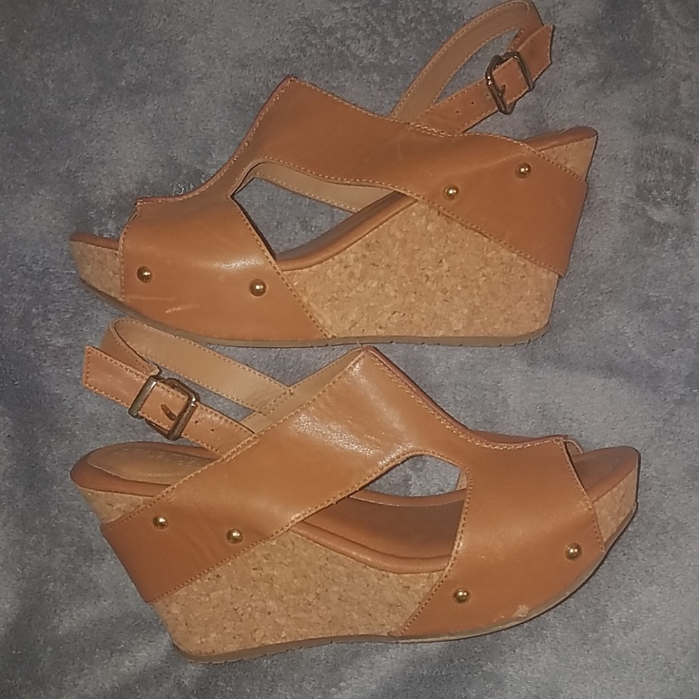 Kenneth Cole reaction wedges